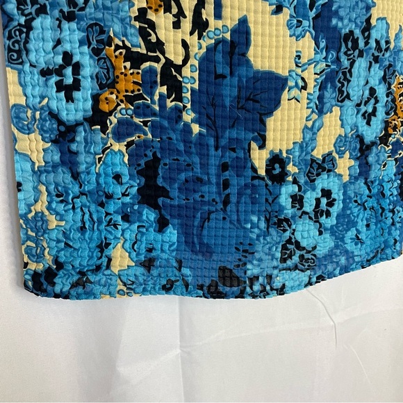 NICOLA Women’s Blue Cream Floral Crinkle Pleated Smocked Sleeveless Tank Medium - Picture 7 of 11